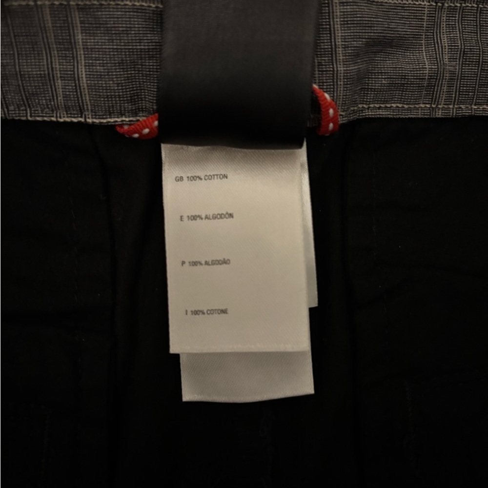 The North Face Women's Black Bermuda Shorts - Picture 5 of 6